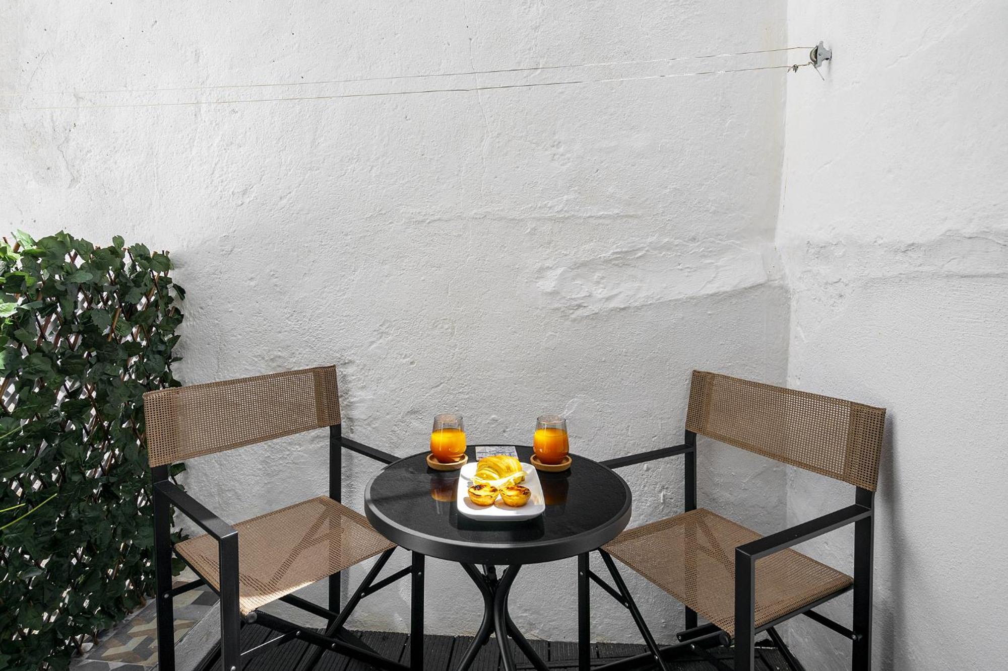 Whome Stylish Family Residence In The Heart Of Chiado Lisboa Exteriér fotografie